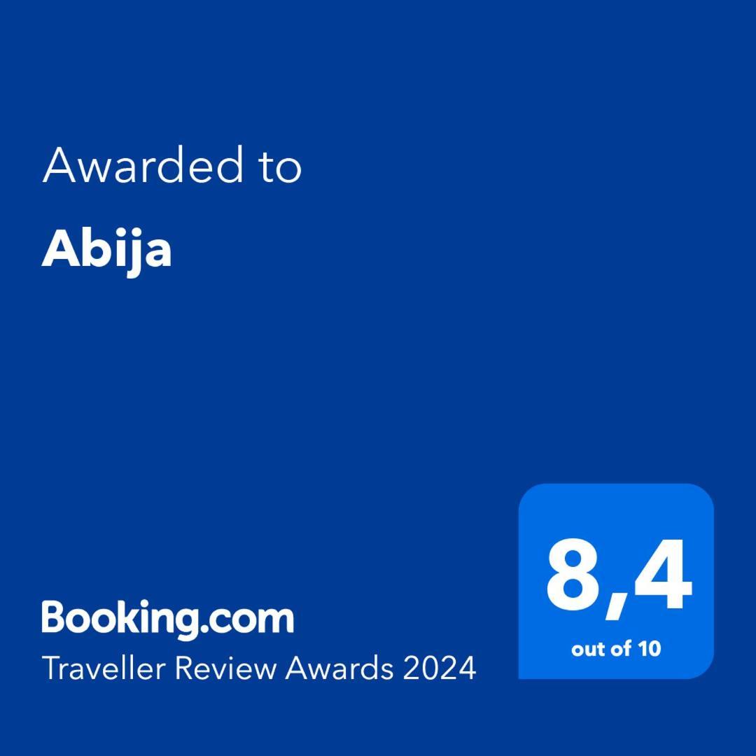 푸텐 Abija 빌라 외부 사진